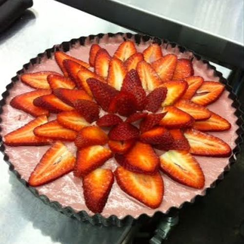 Raw strawberry tart