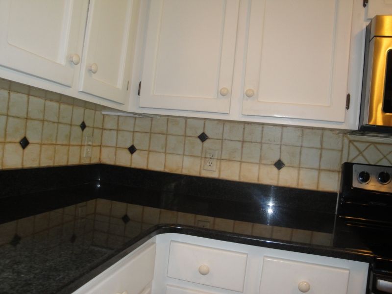 Trompe loeil backsplash