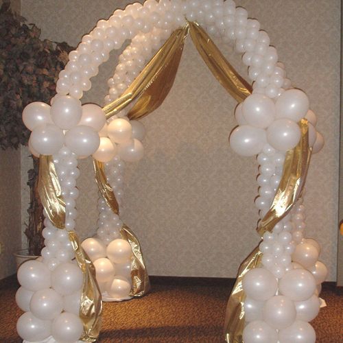 Balloon Gazebo can be used for the ceremony or set