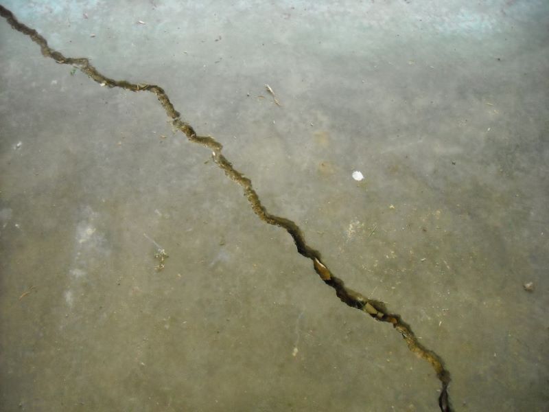 Garage slab structural cracks