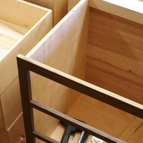A box without using domestic woods, is a cheap box