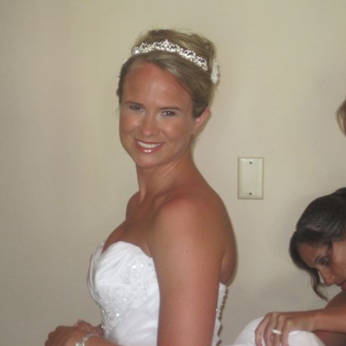 another beautiful bride...very natural!