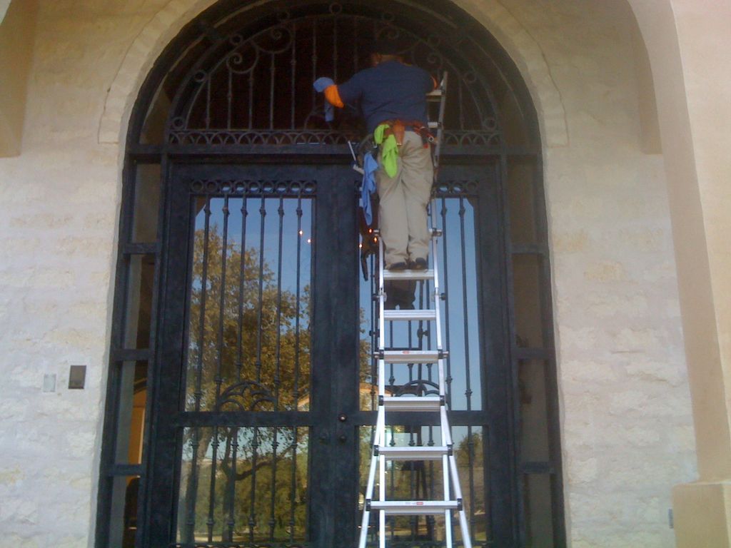 We Clean The Windows you cant! (Or wont.)