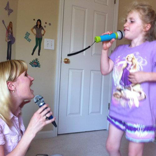 Singing favorite songs helps children with speech 