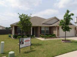Like new off 1382 and Camp Wisdom 3/2/2 Ryland bui