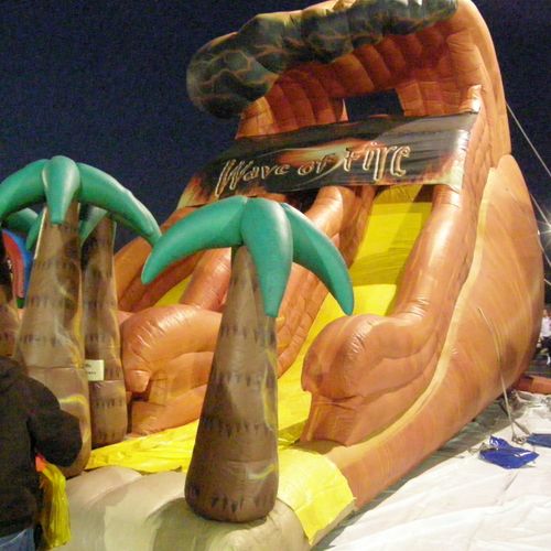 Wave of fire, the largest inflatable slide in SW M
