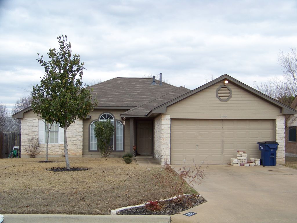 Leander, Tx ---   Installed new roof. GAF 3-tab 25