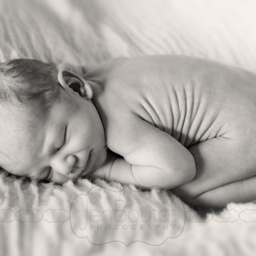 Sleepy wrinkly newborn portrait - Jen Boutet Photo