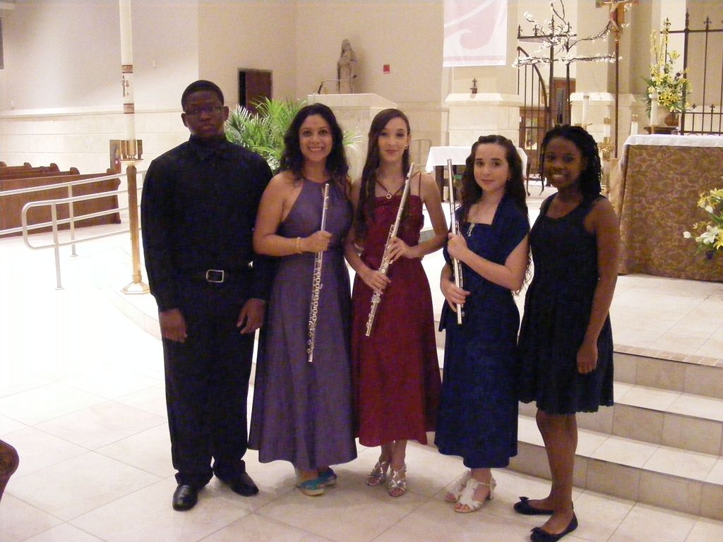 Students (advance level) perform at the Honors Rec