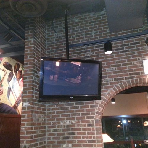 OCharleys Ceiling mounted TV