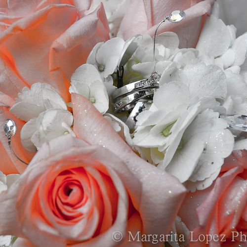 Wedding bouquet with ring overlay
