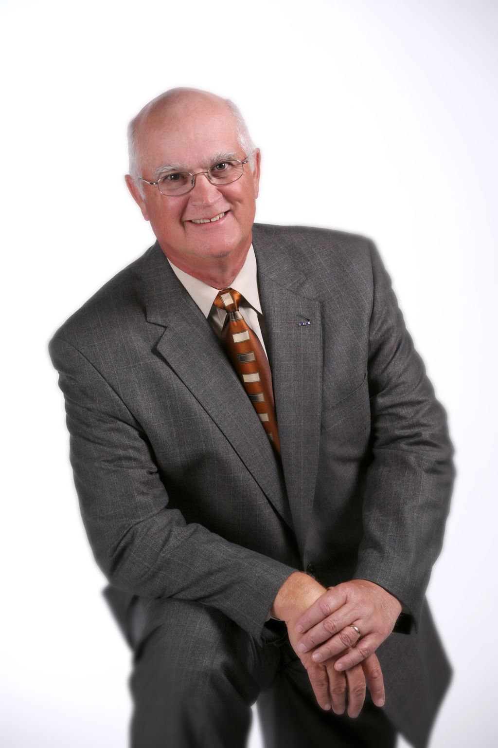 A Business Executive ready to help you!!