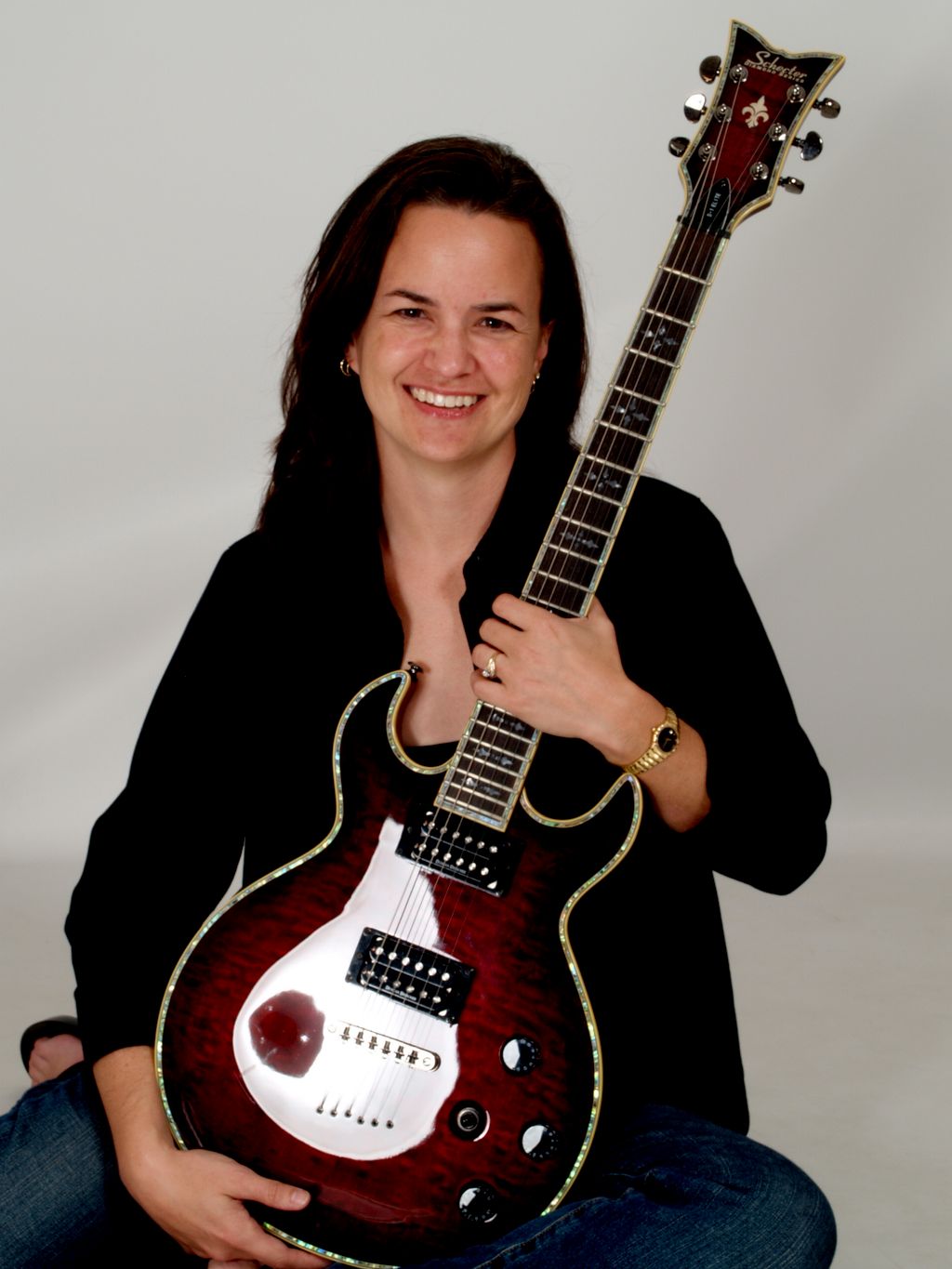 Look! cheesy studio picture with my guitar!! ;-)