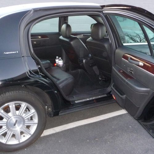 6" stretch Lincoln Sig L, provides ample leg room,