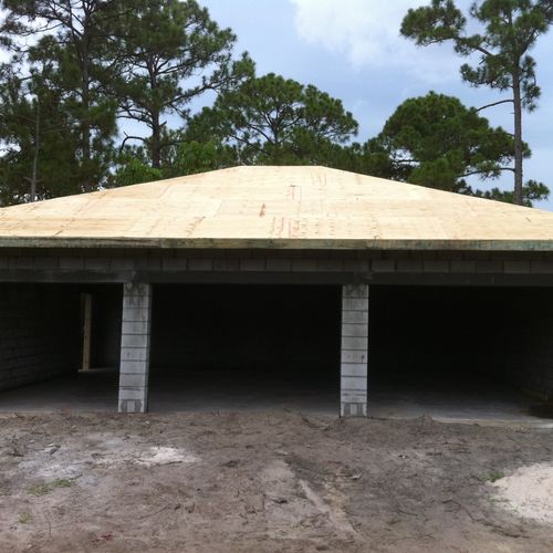 1200 square Footage 
Detached Garage (exterior),at