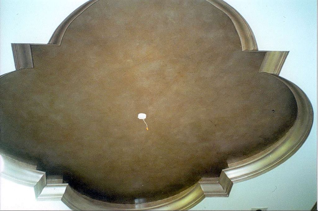 Decorative finish in ceiling.