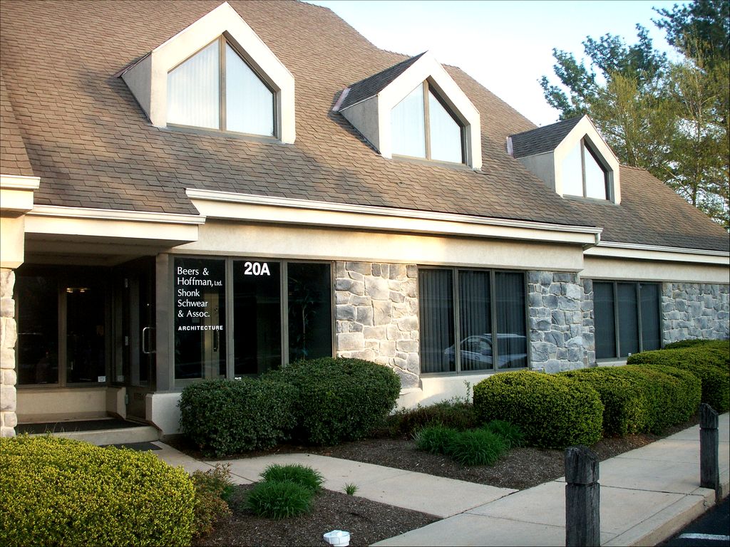 FANTASTIC BRIGHT CONDO FOR SALE IN PROFESSIONAL BU