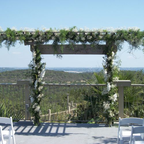 Want a magical setting for your ceremony? We creat