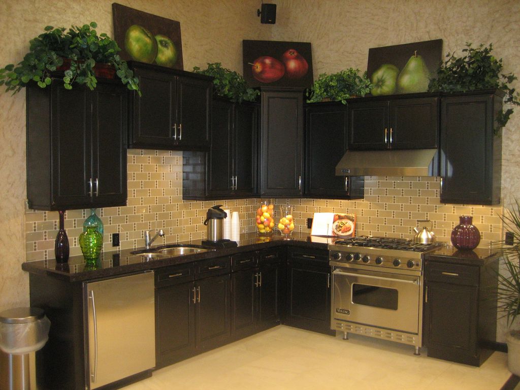Arizona Tile (Rancho) Showroom. Maroon Cohiba Gran