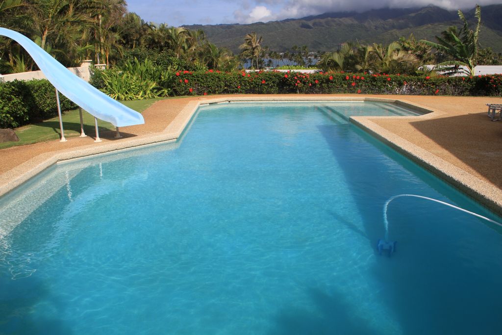 Pool cleaning, maintenance and repair services