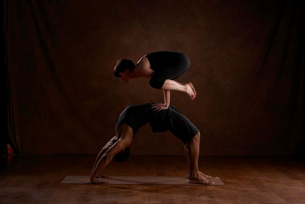 Acro-Yoga
