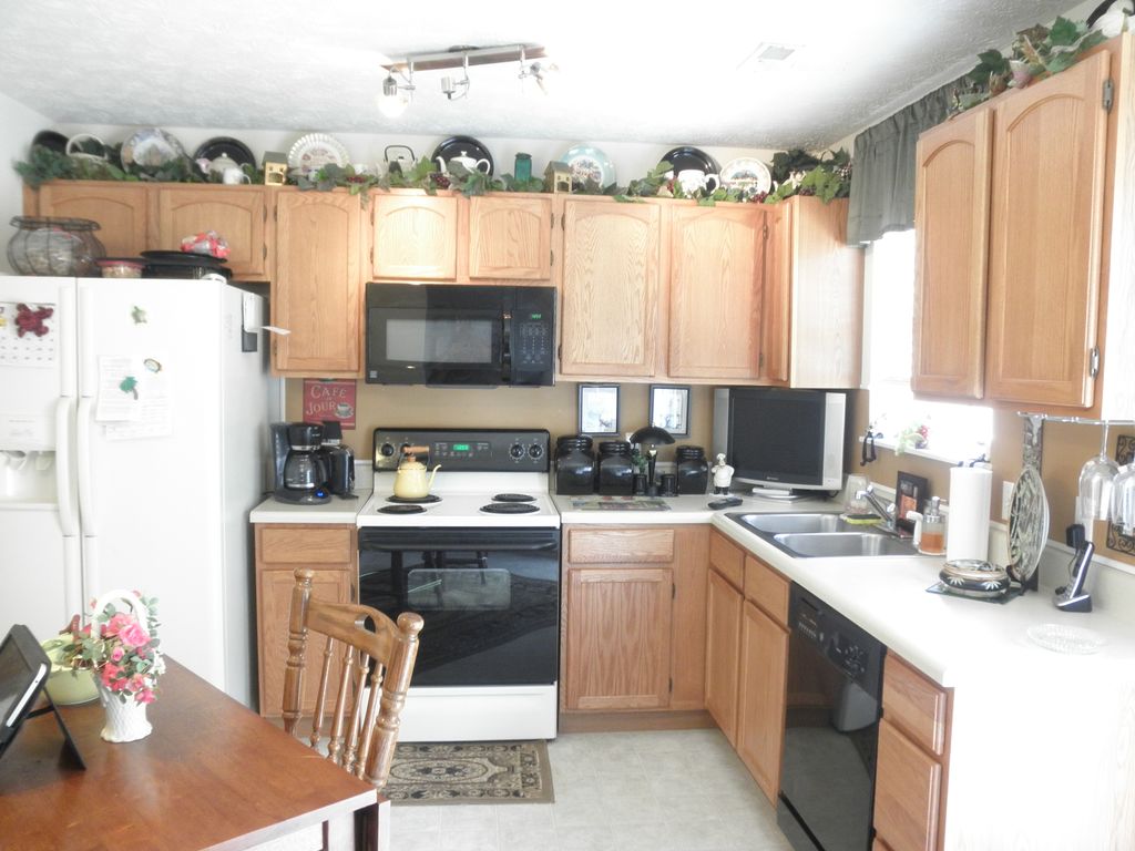 Kitchen-Before