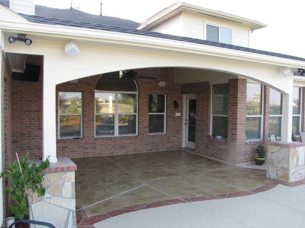 Patio cover and custom flagstone pattern decorativ