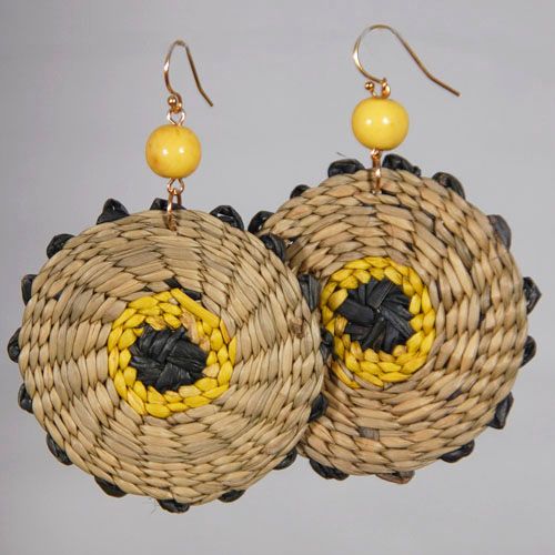 Iraca fiber earrings - Iraca fiber is hand-woven i