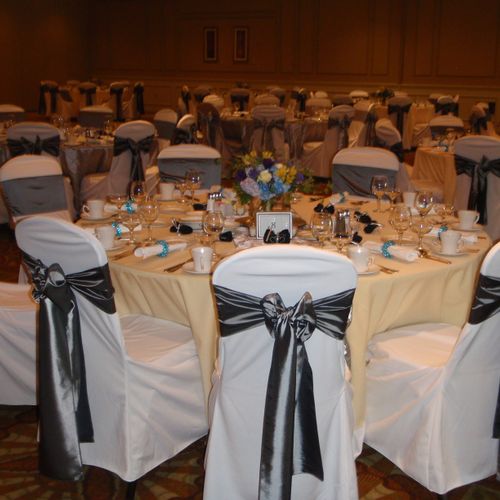 white chair covers
silver satin sashes