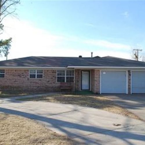 4 bedroom and 2 bath well kept home stainless stee