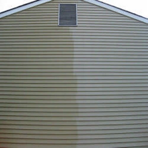 Aluminum Siding with Oxidation (Chaulk) Removed