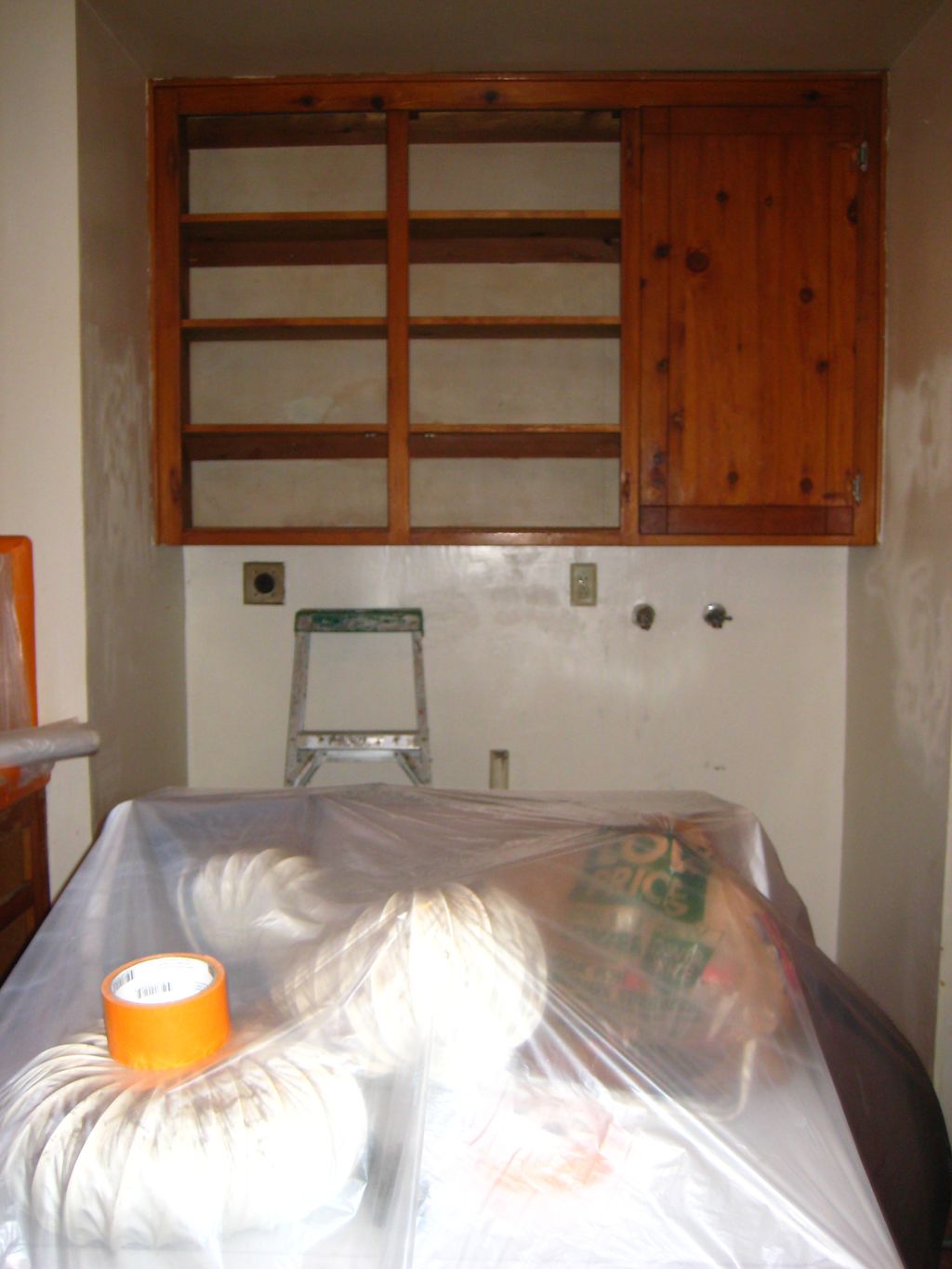Kitchen Cabinets - Before 02