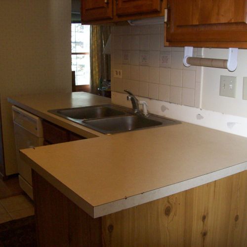 Kitchen counter top,laminate,made and installed by