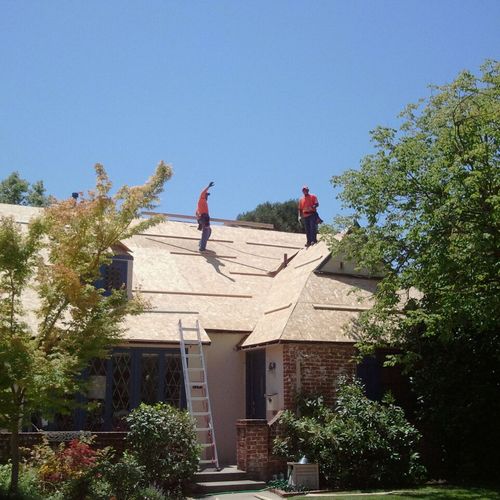 Install plywood, also known as osb (Oriented Stran