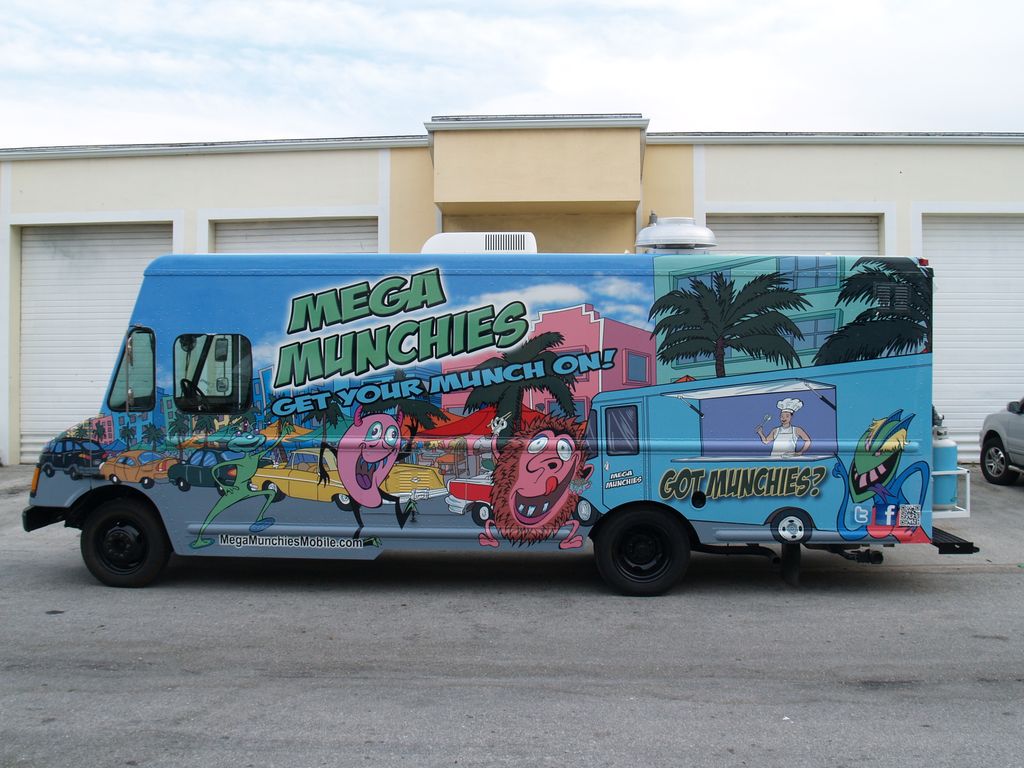 GET YOUR MUNCHIES GUYS!!!! VERY COOL PEOPLE .....