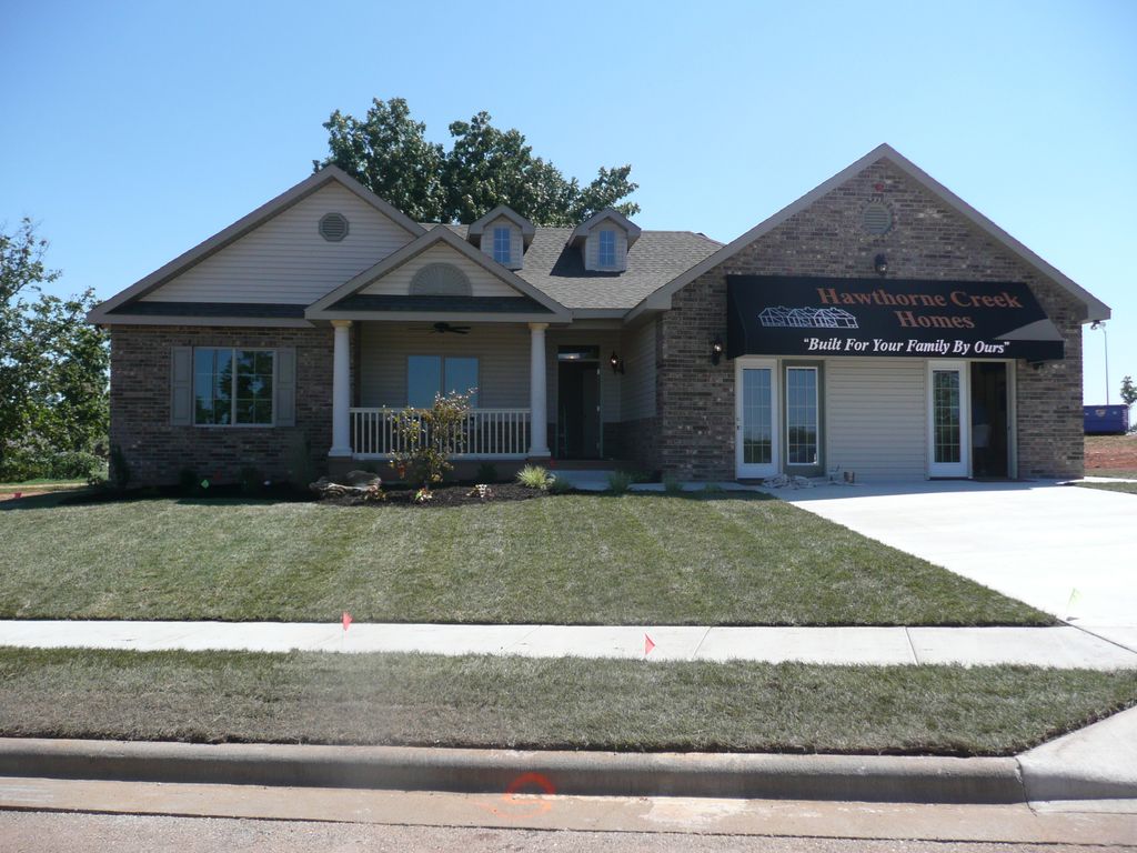 Semi Custom Homes - Hawthorne Creek Homes, Nixa, M