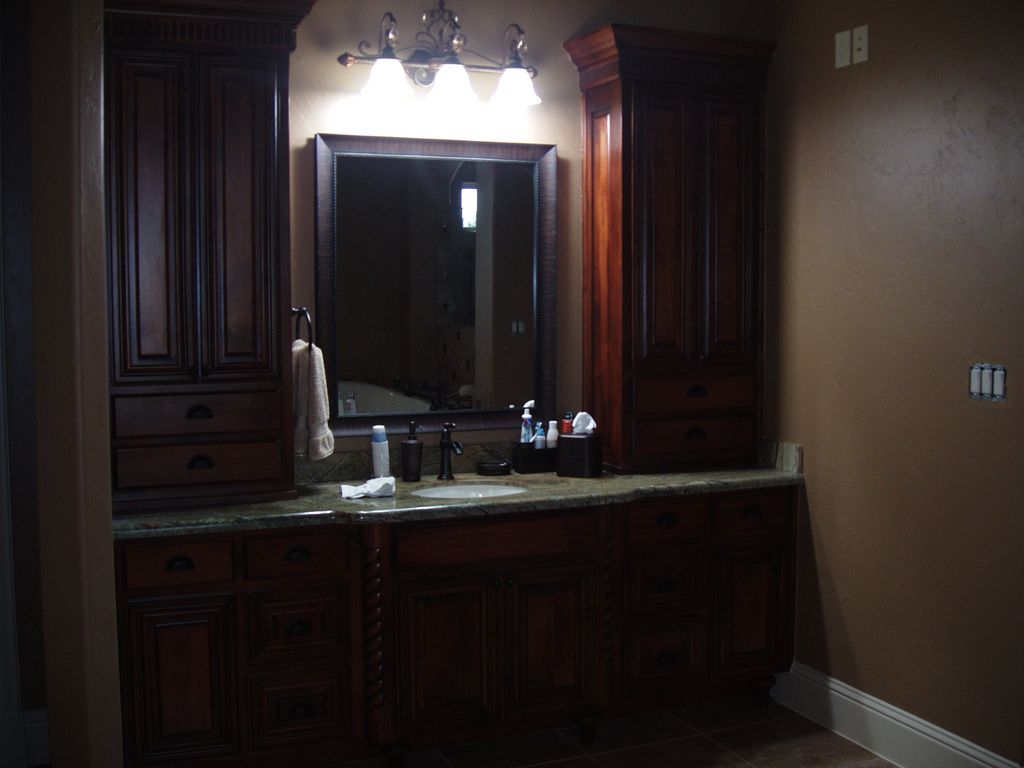 Please view our website at www.metroplexcabinets.c