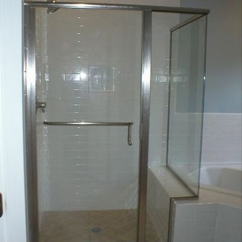 Semi-Frameless with butt joint and towel bar
