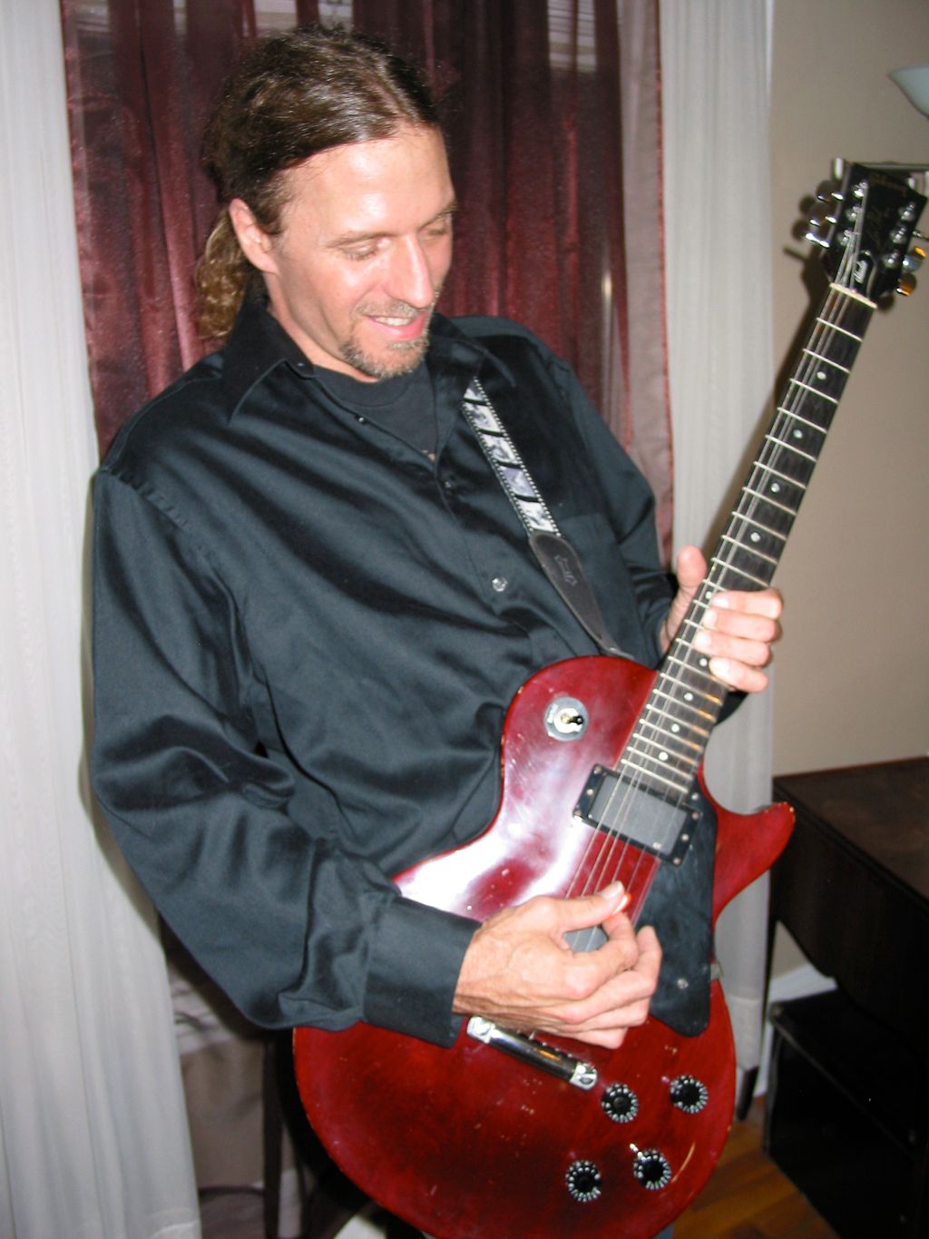 Guitar lessons for beginners through advanced. Aco