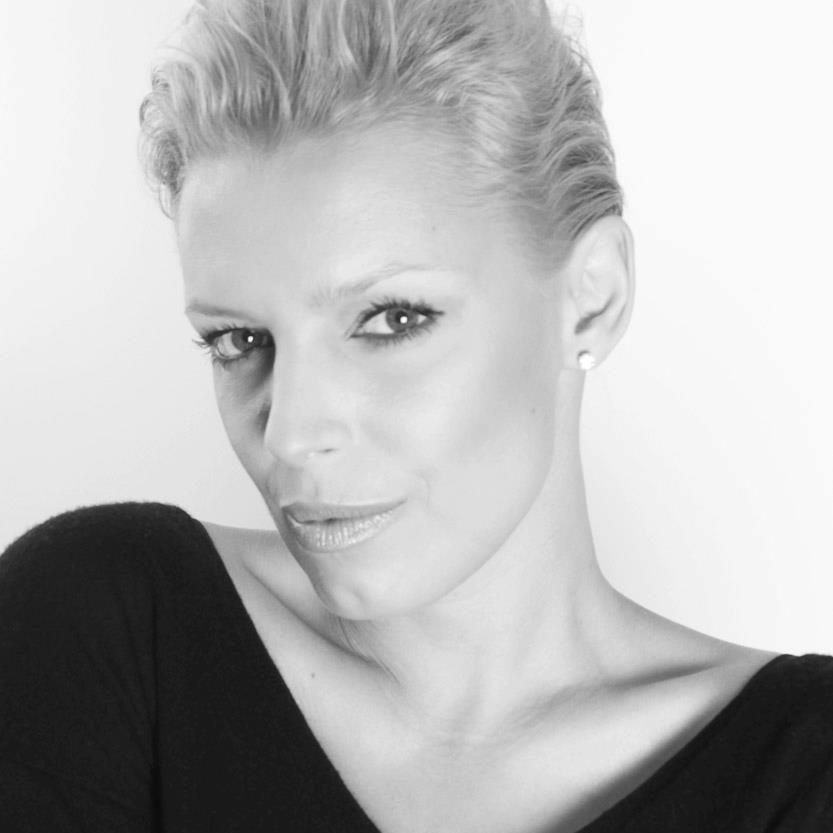 Eva Kleimenova Makeup and Hair Artist