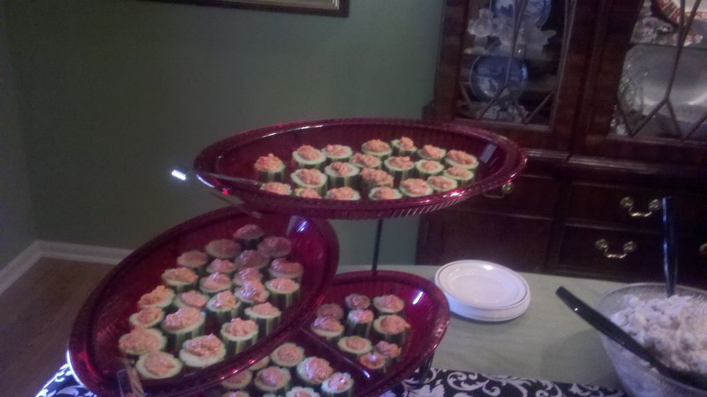 Cucumber stuffed with Salmon Mousse