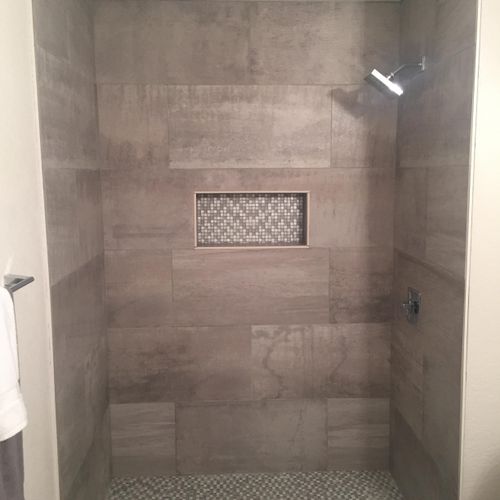 Shower/Bathroom