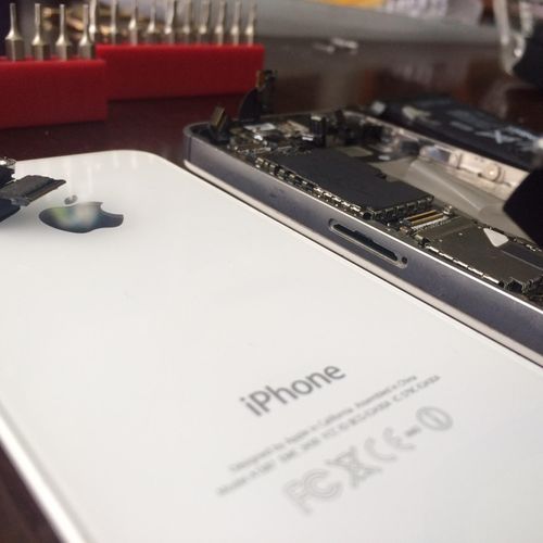 iPhone 4S screen repair & battery replacement 