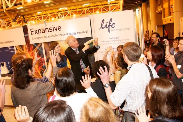 Crowds of Neuroscientists swarm around Danny Orlea