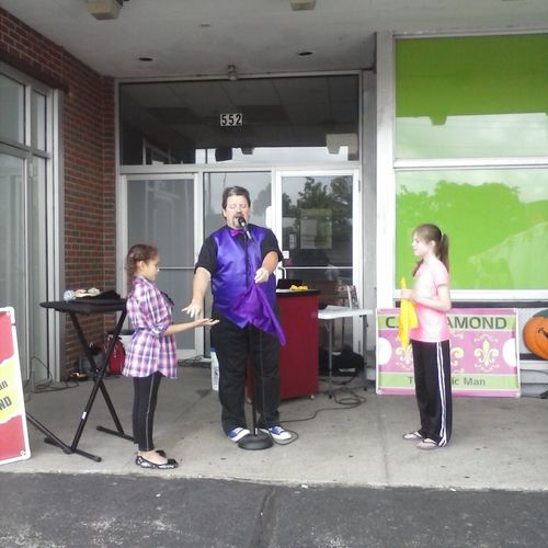 C.J. Diamond performing at The Halloween Outlet in