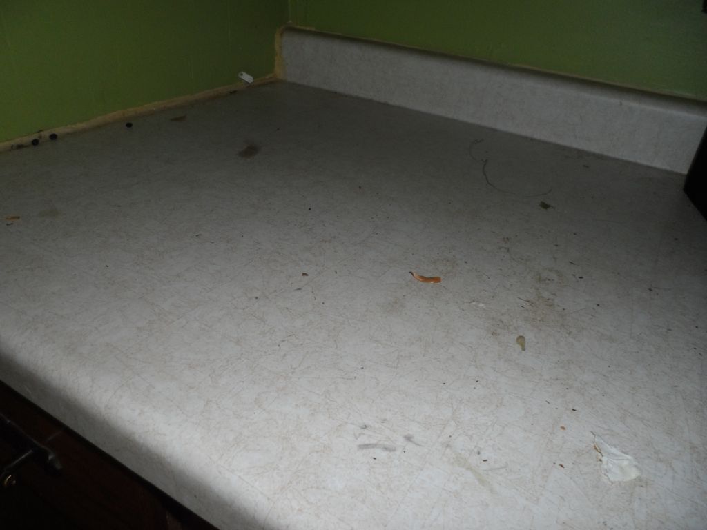 Dirty cupboards left be previous tenant in adjoing