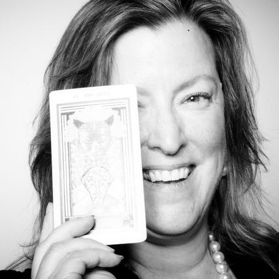 Avatar for Tarot Card Reader Angela Lucy