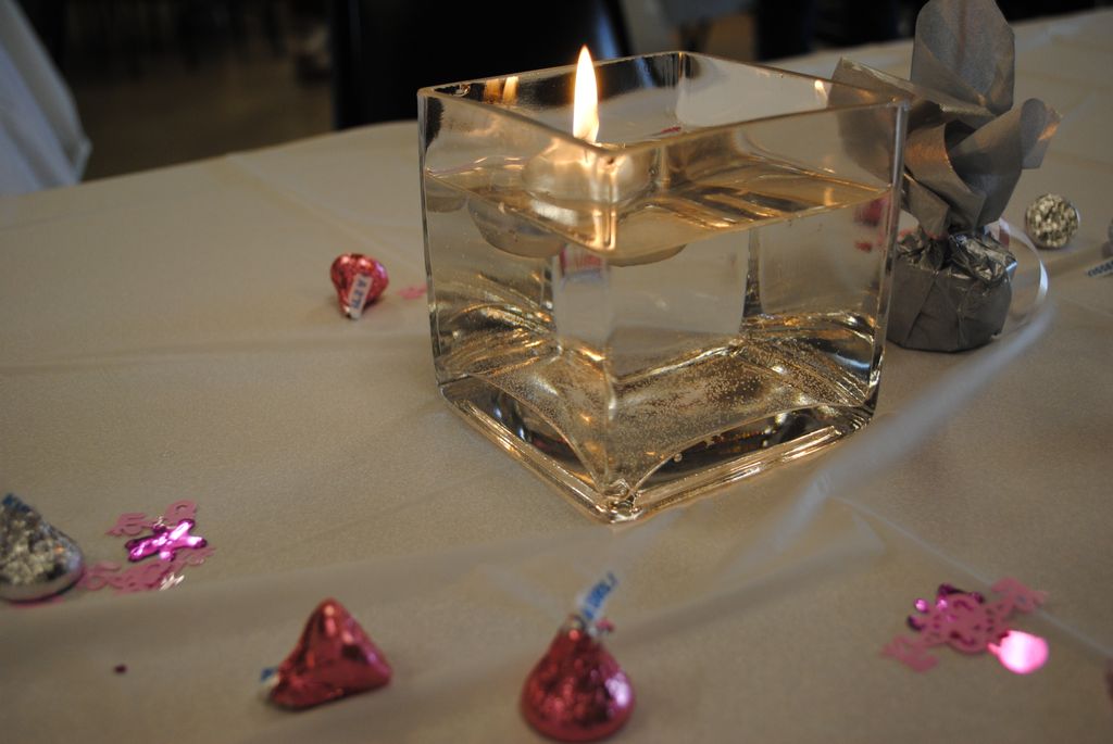 Baby shower table decor