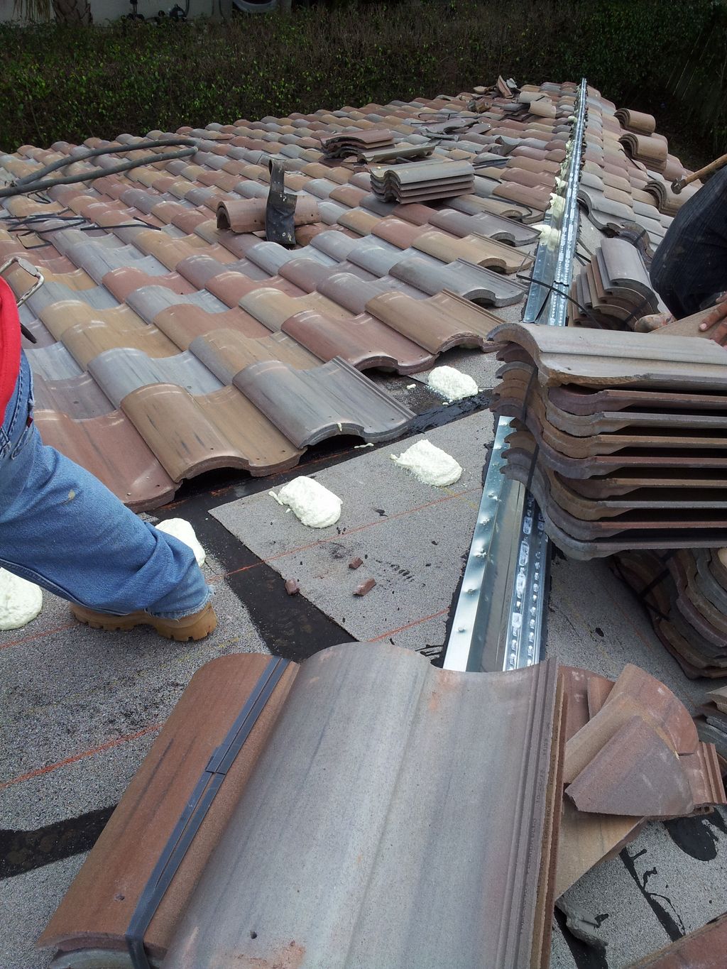 ROOF TILE IN PROGRESS WITH POLYFOAM, BARCELONA 900