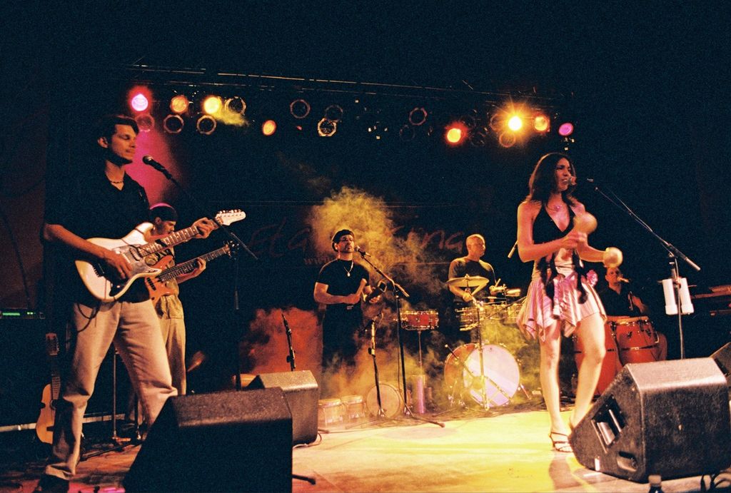Eta Carina - Latin music - salsa, merengue, bolero